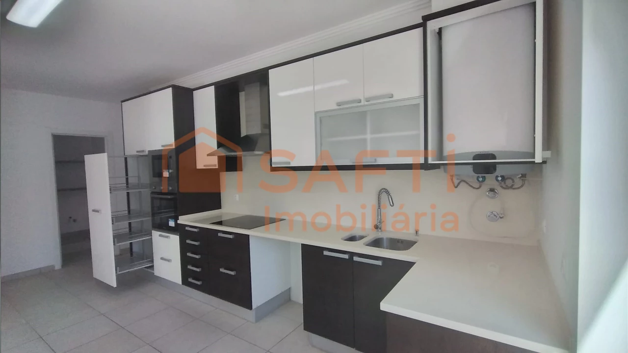 3 غرف نوم منزل في Ericeira, Portugal رقم 148622