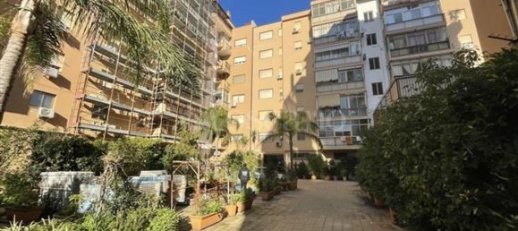 4-salle Appartement à Palermo, Italy No. 45582 2