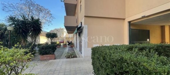 4-salle Appartement à Palermo, Italy No. 45582 9