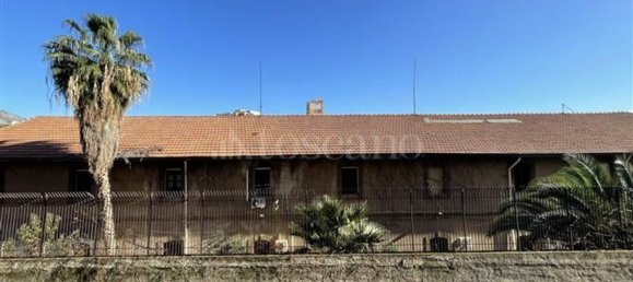 4-salle Appartement à Palermo, Italy No. 45582 44