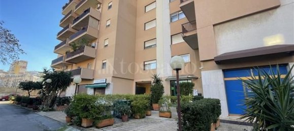 4-salle Appartement à Palermo, Italy No. 45582 8