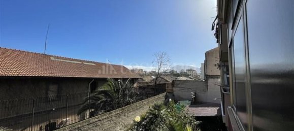 4-salle Appartement à Palermo, Italy No. 45582 45