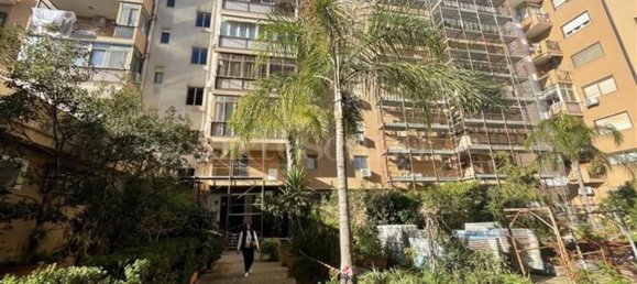 4-salle Appartement à Palermo, Italy No. 45582 18