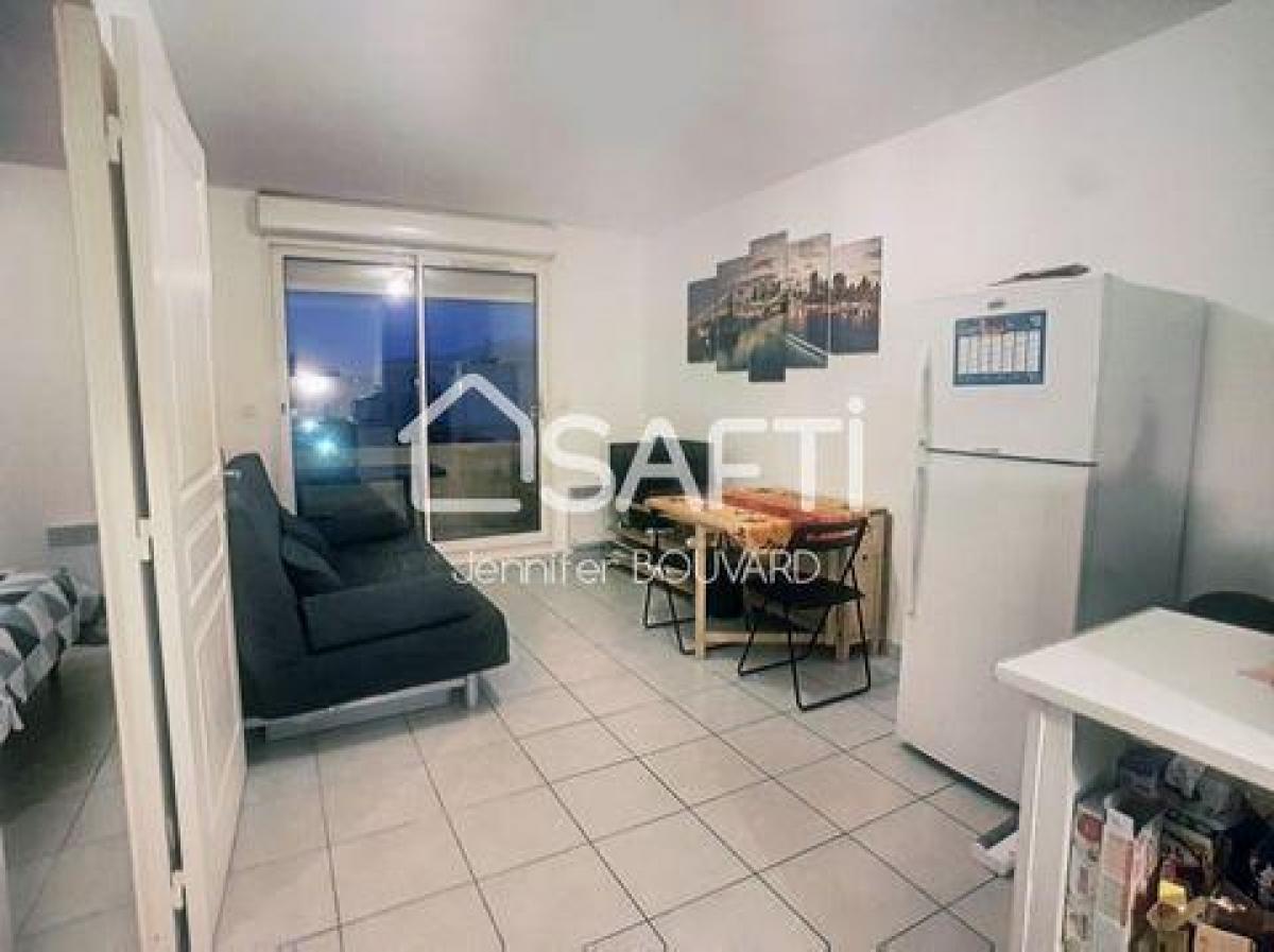 Studio in Aix-en-Provence, France No. 10944