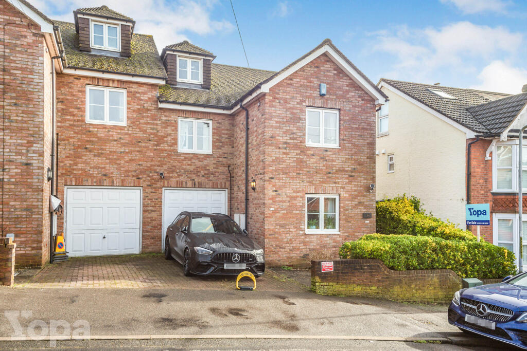 4 bedrooms House in Tunbridge Wells, United Kingdom No. 10487