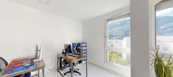 3 Schlafzimmer Wohnung in Fontaine, France, Nr. 317569 4