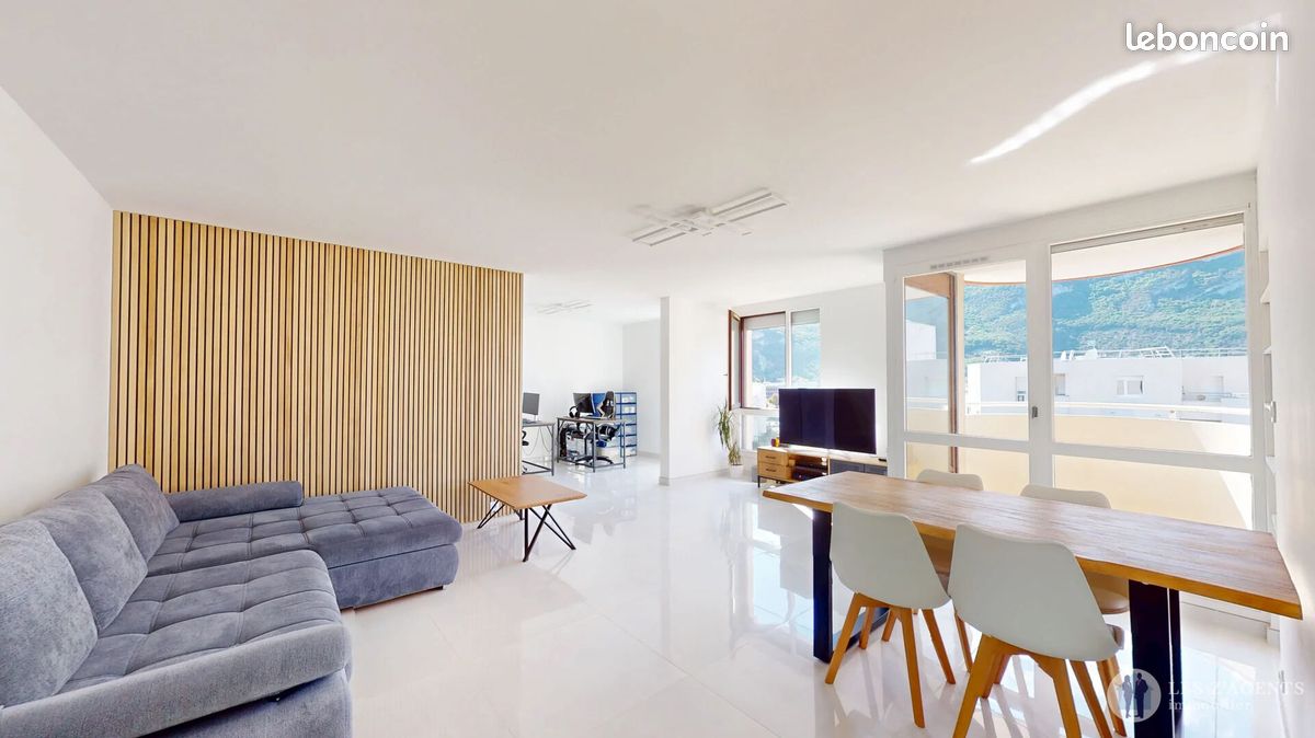 3 Schlafzimmer Wohnung in Fontaine, France, Nr. 317569