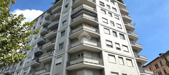 2 bedrooms Apartment in Milan, Italy No. 358854 2