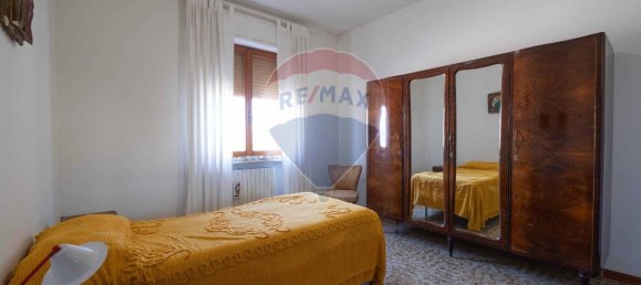 9 rooms Apartment in Monte Roberto, Italy No. 5615 8