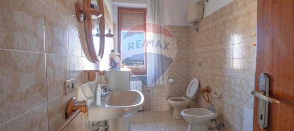 9 rooms Apartment in Monte Roberto, Italy No. 5615 7