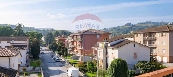 9 rooms Apartment in Monte Roberto, Italy No. 5615 11