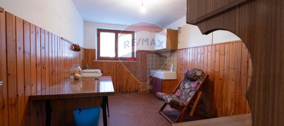 9 rooms Apartment in Monte Roberto, Italy No. 5615 15
