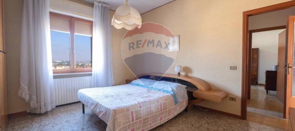 9 rooms Apartment in Monte Roberto, Italy No. 5615 10