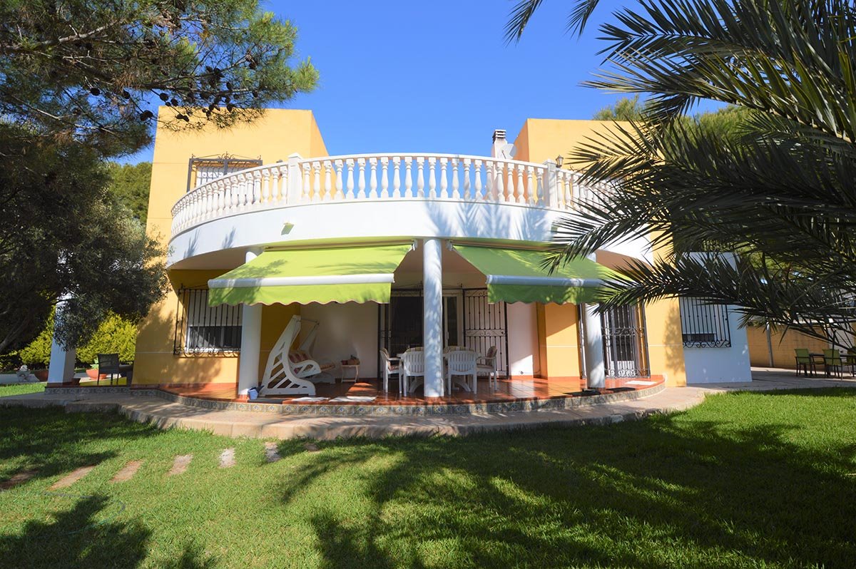 4 غرف نوم فيلا في Punta Prima, Spain رقم 1878