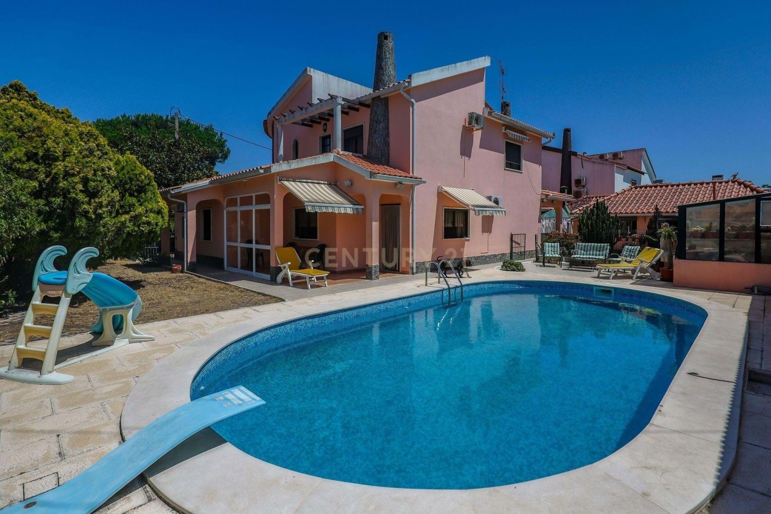 4 bedrooms Villa in Corroios, Portugal No. 212564