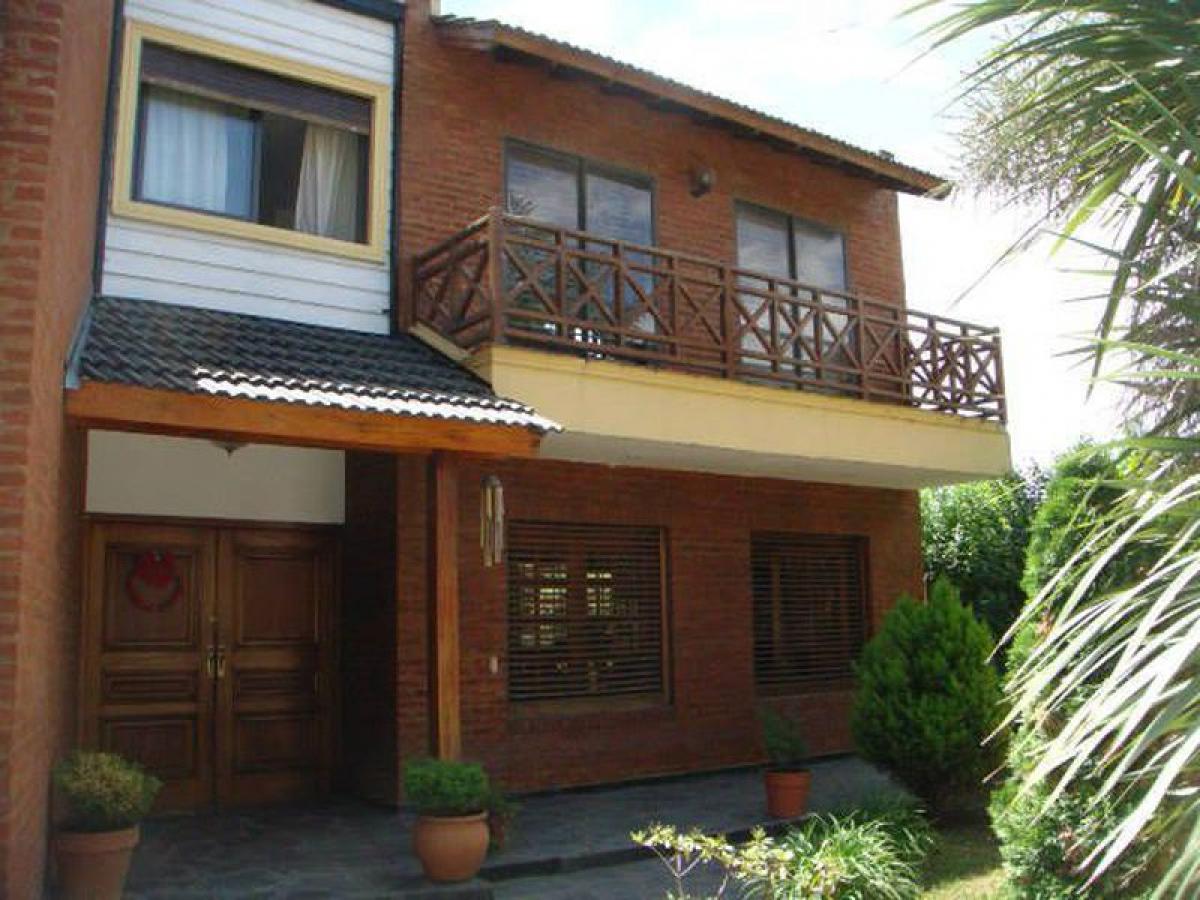 Дом с 5 спальнями в Мар-дель-Плата, Аргентина № 97952