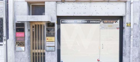 349m² Commercial property in Porto, Portugal No. 37912 5