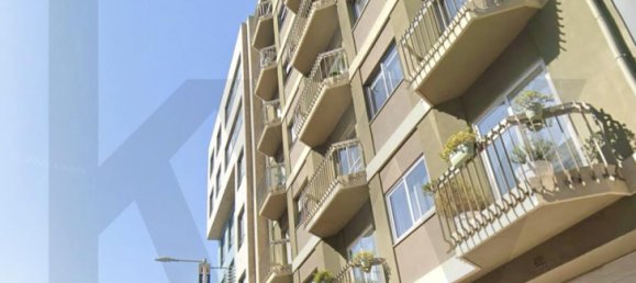 349m² Commercial property in Porto, Portugal No. 37912 13