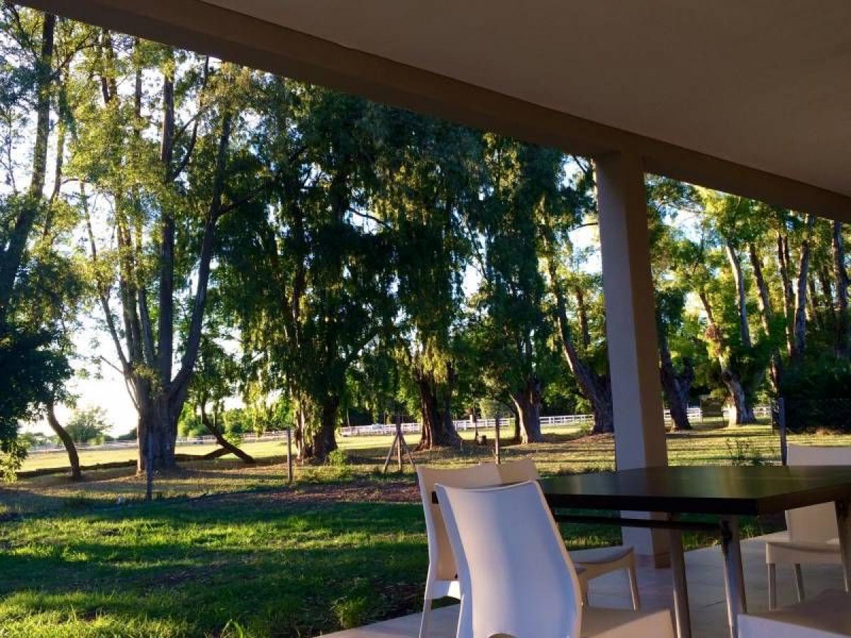 Дом с 3 спальнями в Эскобар, Аргентина № 55179