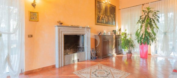 8 rooms Villa in Correzzana, Italy No. 81558 14
