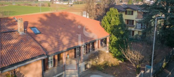 8 rooms Villa in Correzzana, Italy No. 81558 9