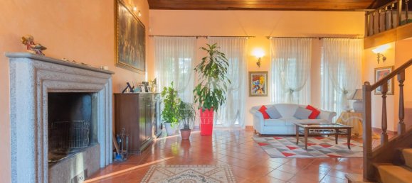 8 rooms Villa in Correzzana, Italy No. 81558 13