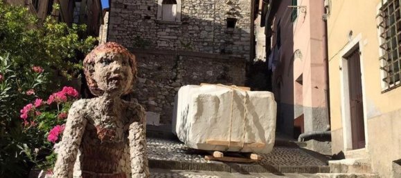 4 rooms Apartment in Carrara, Italy No. 265153 3