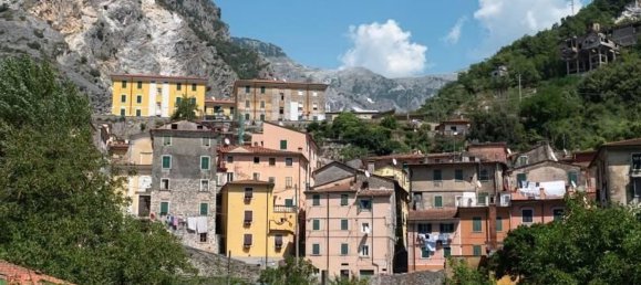 4 rooms Apartment in Carrara, Italy No. 265153 11