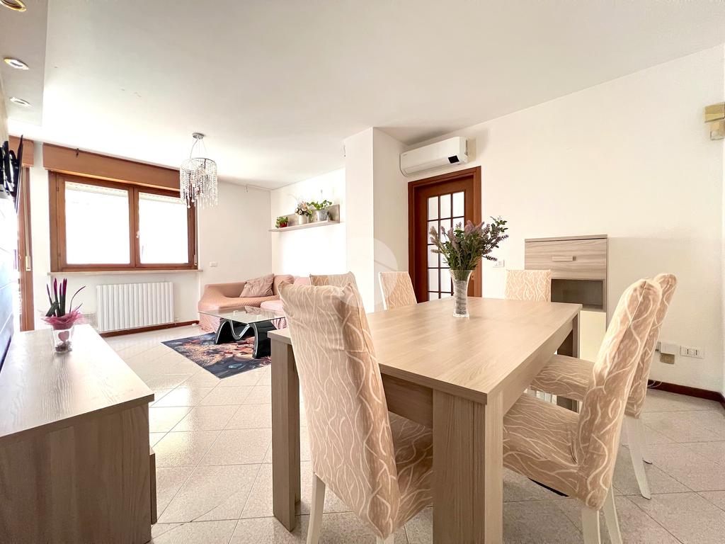 2 bedrooms Apartment in Verona, Italy No. 347422