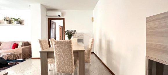 2 bedrooms Apartment in Verona, Italy No. 347422 2