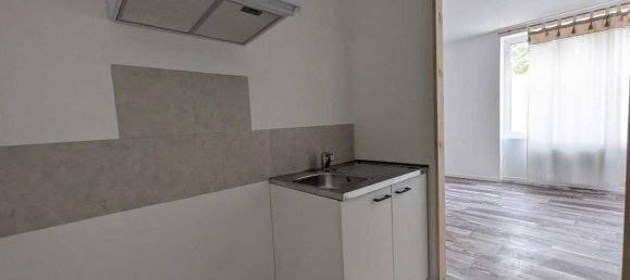 Здание с 9 комнатами в Мюгрон, Франция № 192971 3