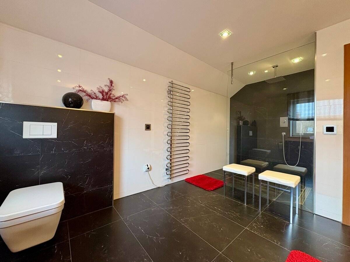 Дом с 4 спальнями в Аугсбург, Германия № 160547