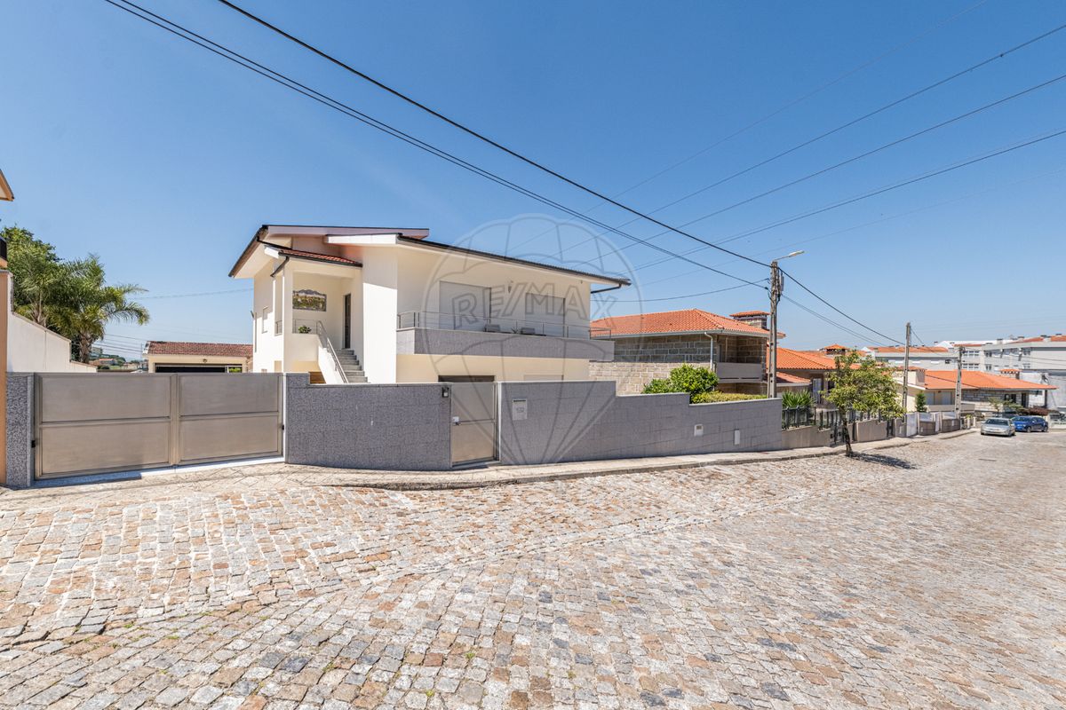 5 bedrooms House in Santo Tirso, Portugal No. 188425