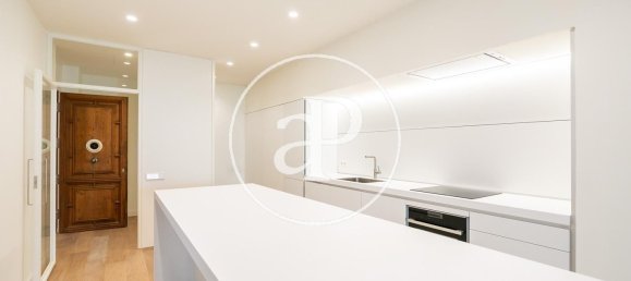 Ático de 2 dormitorios en Eixample, Spain No. 127794 8