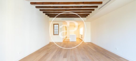 Ático de 2 dormitorios en Eixample, Spain No. 127794 2