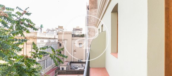 Ático de 2 dormitorios en Eixample, Spain No. 127794 4