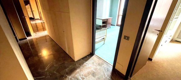 5 bedrooms Apartment in Milan, Italy No. 362682 37