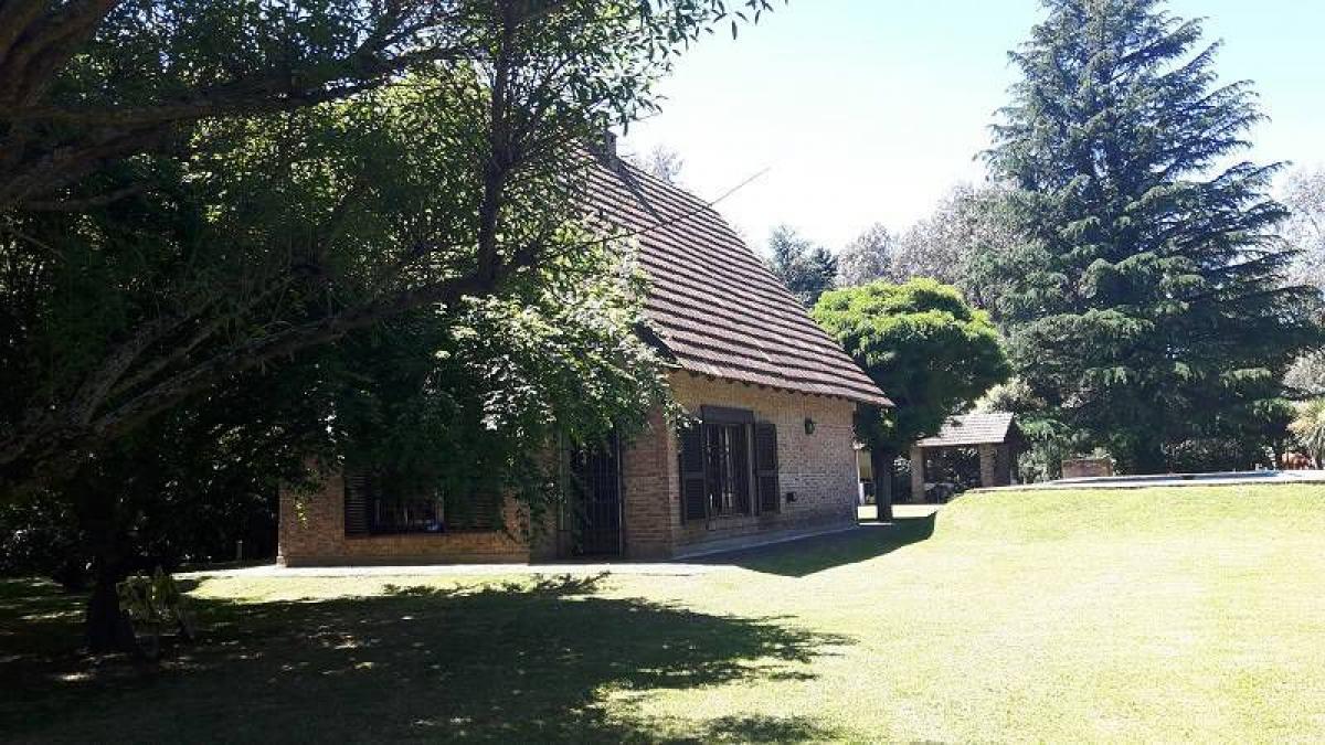 2 bedrooms House in Marcos Paz, Argentina No. 56481