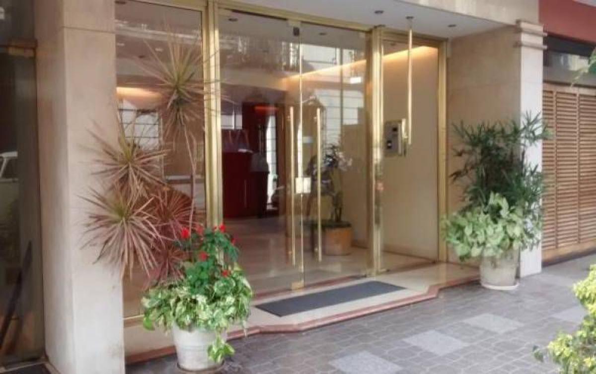 Apartamento de 3 dormitorios en Buenos Aires, Argentina No. 68394