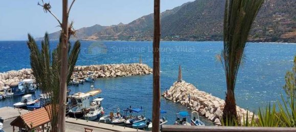 Villa de 4 dormitorios en Pomos, Cyprus No. 15436 4