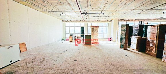 750m² Office in Dubai Investment Park, UAE No. 42562 5