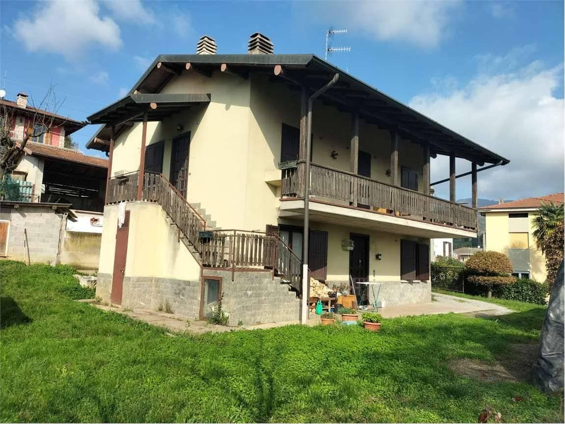 10 rooms Villa in Almè, Italy No. 32581
