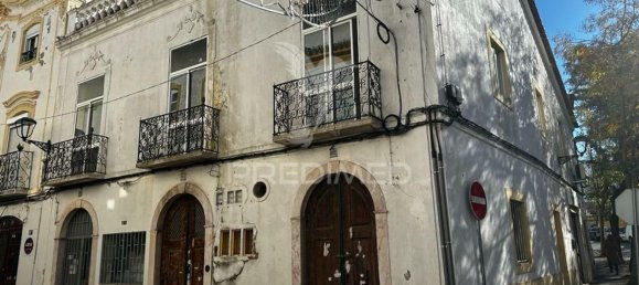 324m² Building in Abrantes, Portugal No. 190418 2