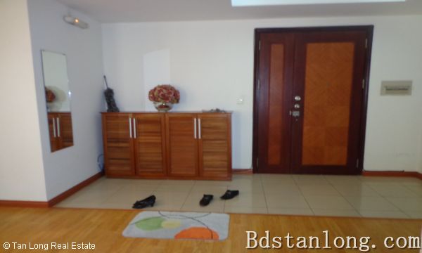 3 bedrooms Apartment in Tay Ho, Vietnam No. 6049