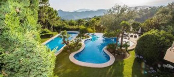 6 bedrooms Villa in Malaga, Spain No. 104581 2