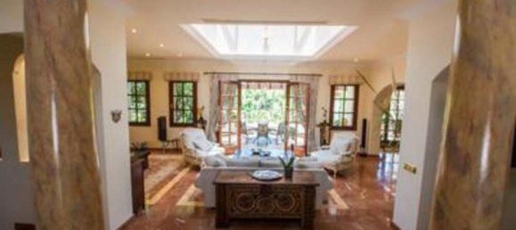 6 bedrooms Villa in Malaga, Spain No. 104581 5
