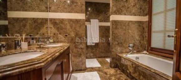 6 bedrooms Villa in Malaga, Spain No. 104581 12