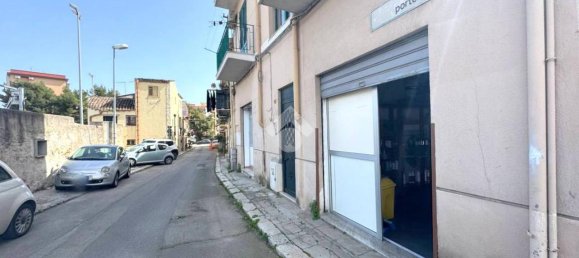 1-Zimmer Garage in Palermo, Italy, Nr. 136512 2