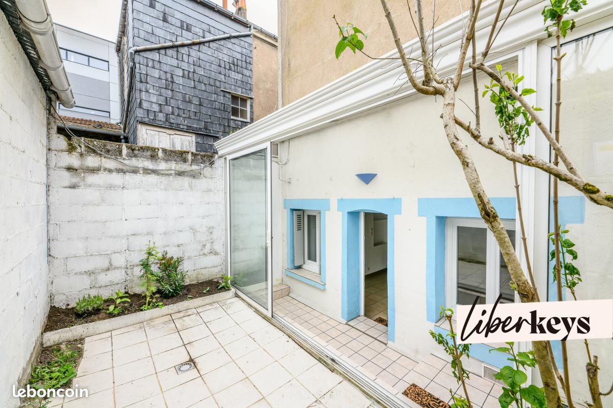 Apartamento de 2 dormitorios en Tours, France No. 256547