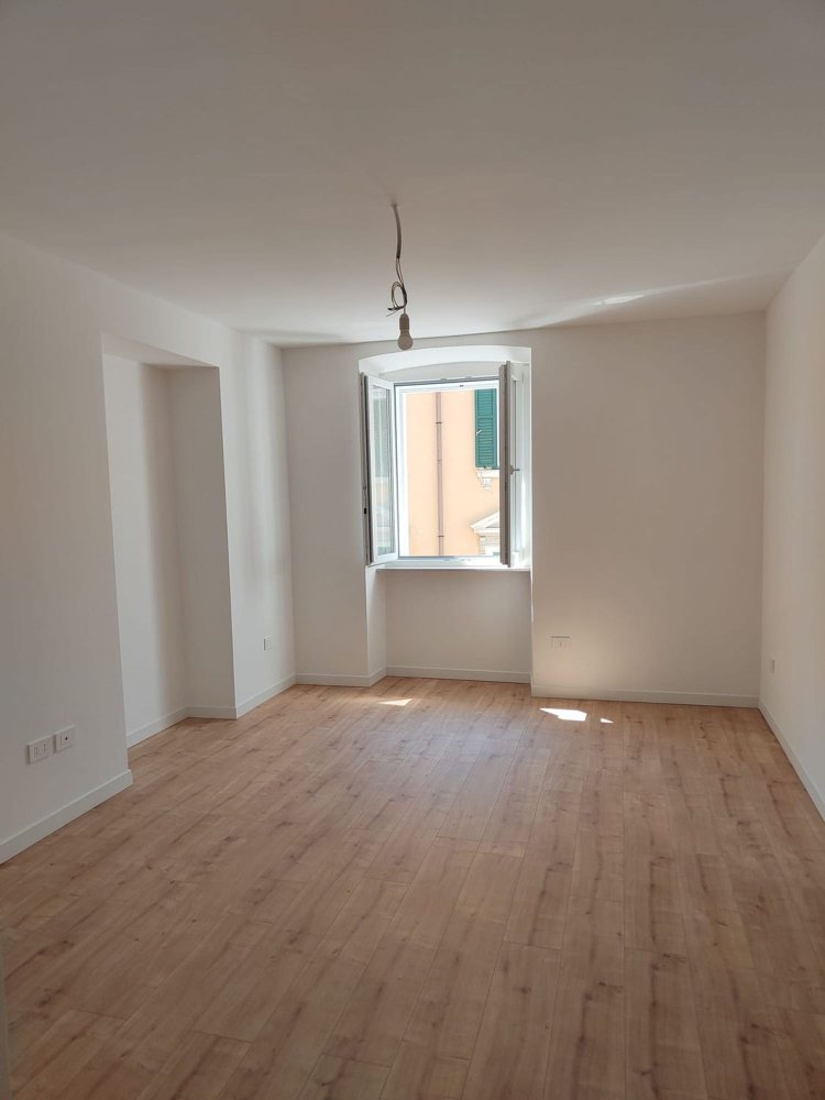 Квартира с 3 спальнями в Триест, Италия № 330631